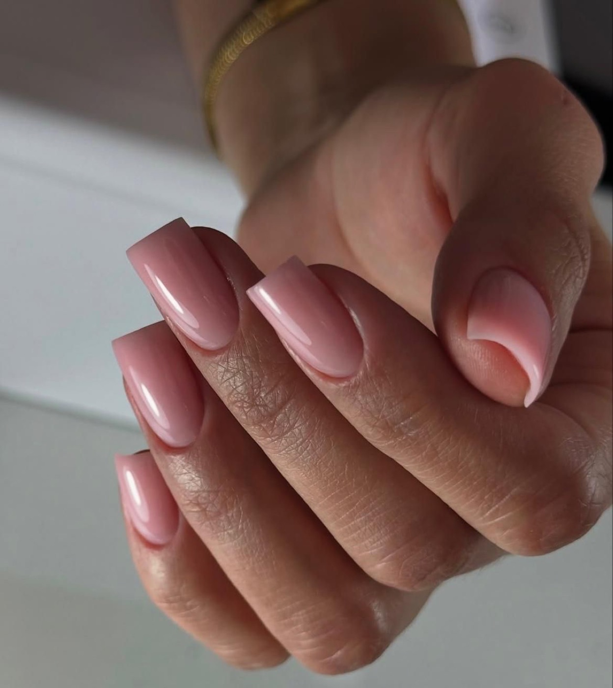 Copertura in gel su unghie naturali
